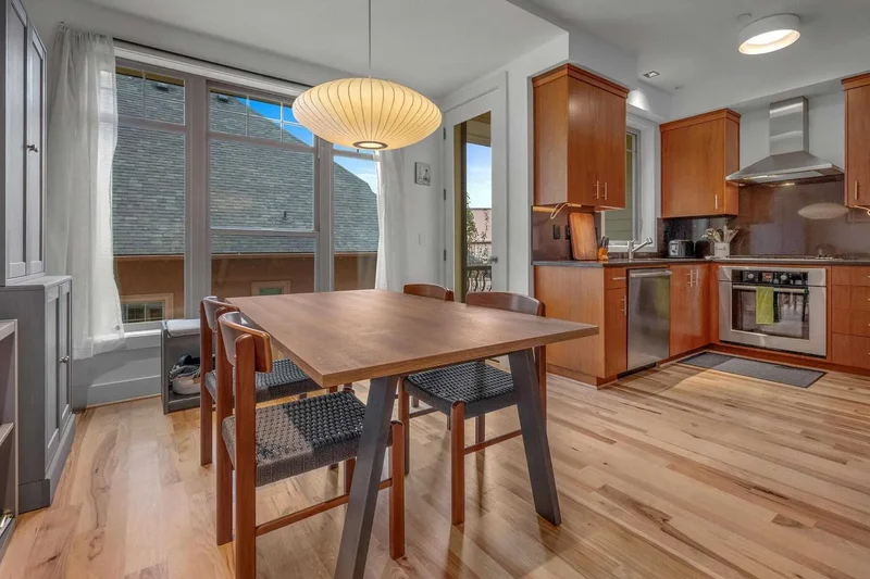 2416 SW CEDAR ST , Portland, OR 97205, Portland, Oregon, United States. - Photo 5