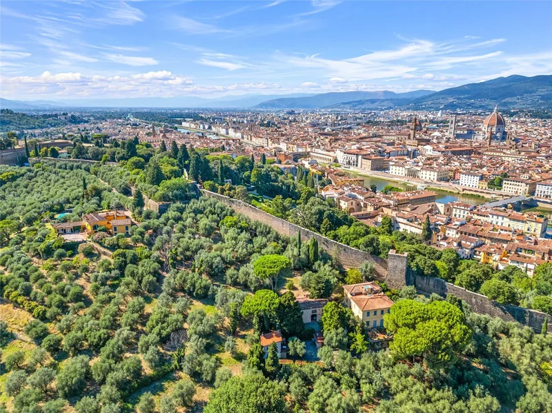 Via di Belvedere, Florence, Italy, Florence, Tuscany, Italy. - Photo 25