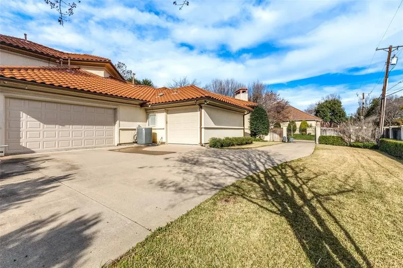 14828 Bellbrook Drive, Addison, Texas, United States. - Photo 36