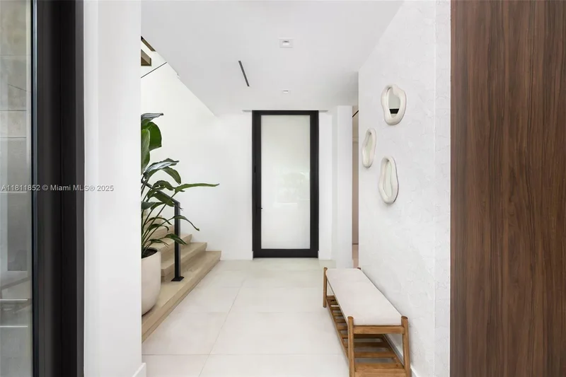 5630 Pine Tree Dr, Miami Beach, Florida, United States. - Photo 8