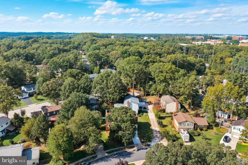 10431 Headly Ct, Fairfax, VA 22032, Fairfax, Virginia, United States. - Photo 42
