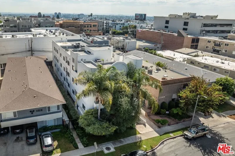 11822 Goshen Avenue 301, Los Angeles, California, United States. - Photo 25
