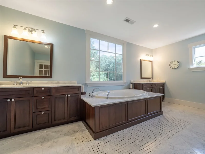 38 Honey Hill Road, Wilton, Connecticut, United States. - Photo 21