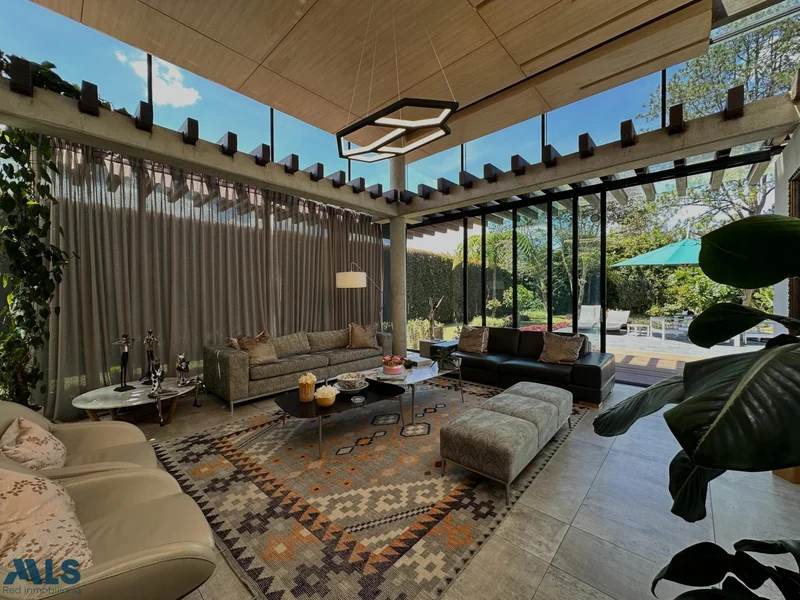SPECTACULAR COUNTRY HOUSE IN LLANOGRANDE