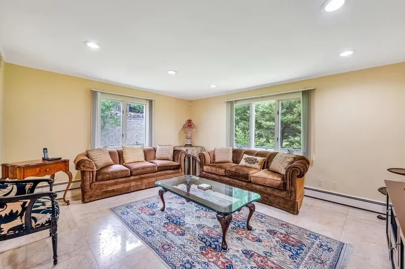 75 Greenleaf Hill, Great Neck, NY, 11023, USA, Great Neck, New York, United States. - Photo 12