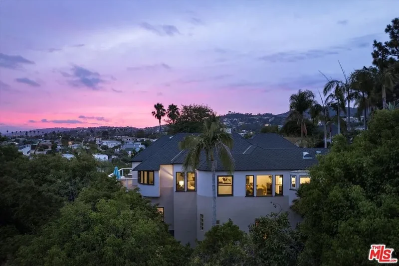 4189 Holly Knoll Drive, Los Angeles, California, United States. - Photo 6