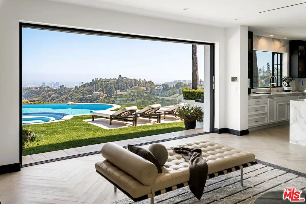 10932 Savona Road, Los Angeles, California, United States. - Photo 46