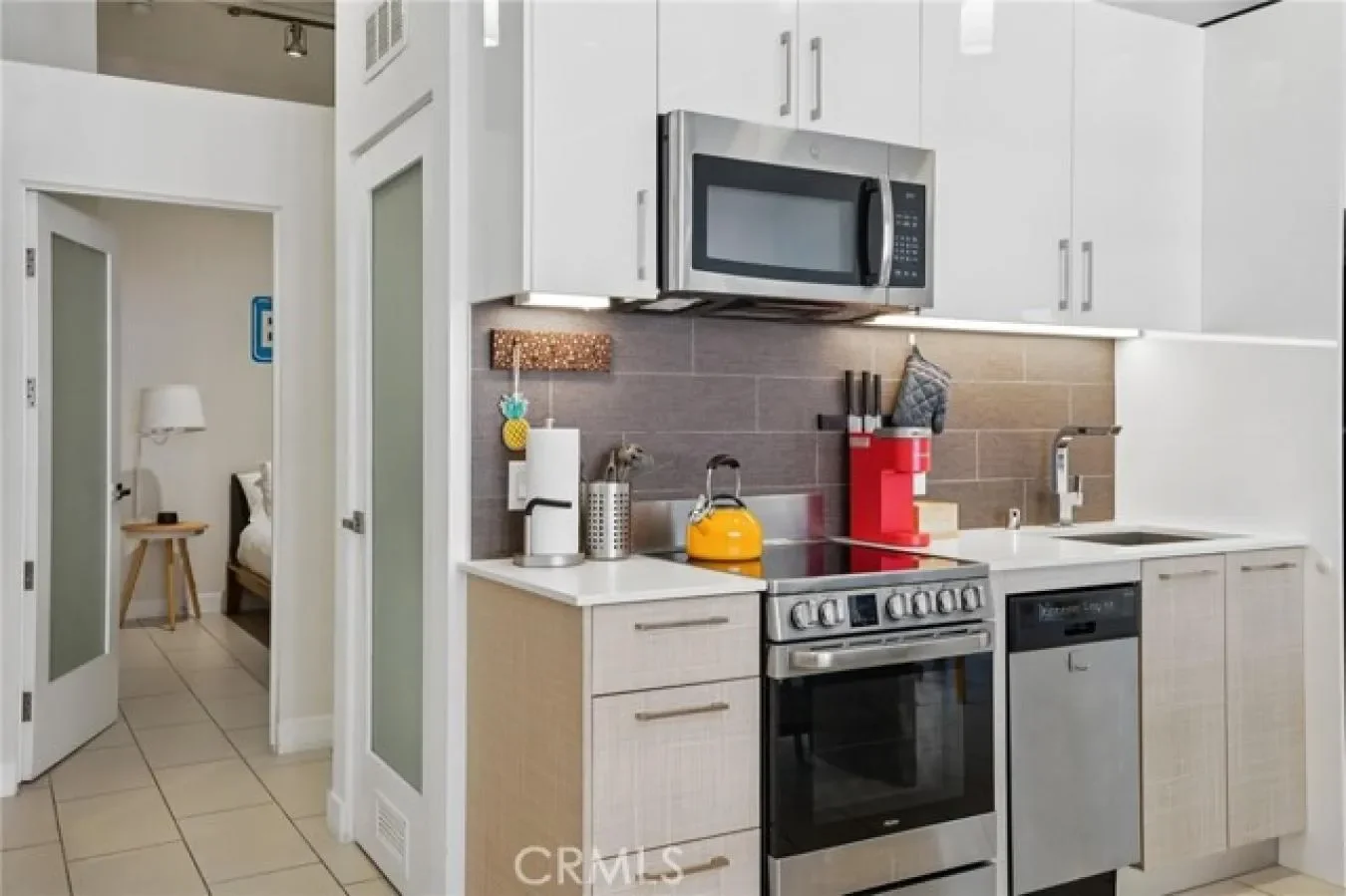 939 Broadway Unit 203, Los Angeles, California, United States. - Photo 22