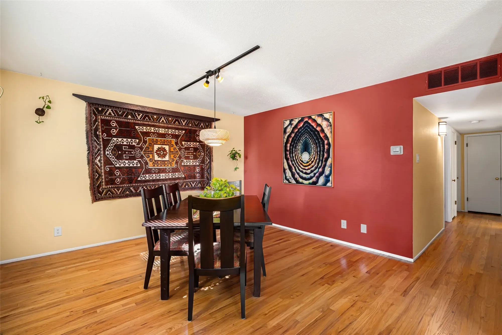 2725 Camino Chueco, Santa Fe, NM 87505, Santa Fe, New Mexico, United States. - Photo 2