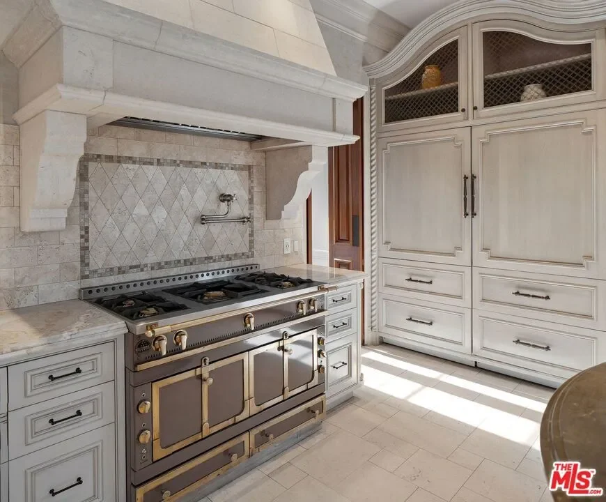 6882 Arizona Avenue, Los Angeles, California, United States. - Photo 7