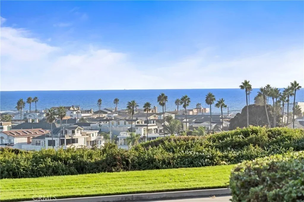 200 Paris Lane 111, Newport Beach, California, United States. - Photo 15