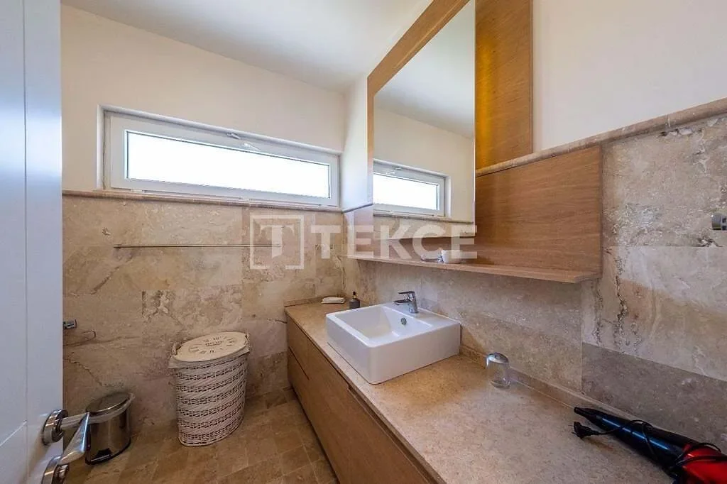 Gallery photo 4
