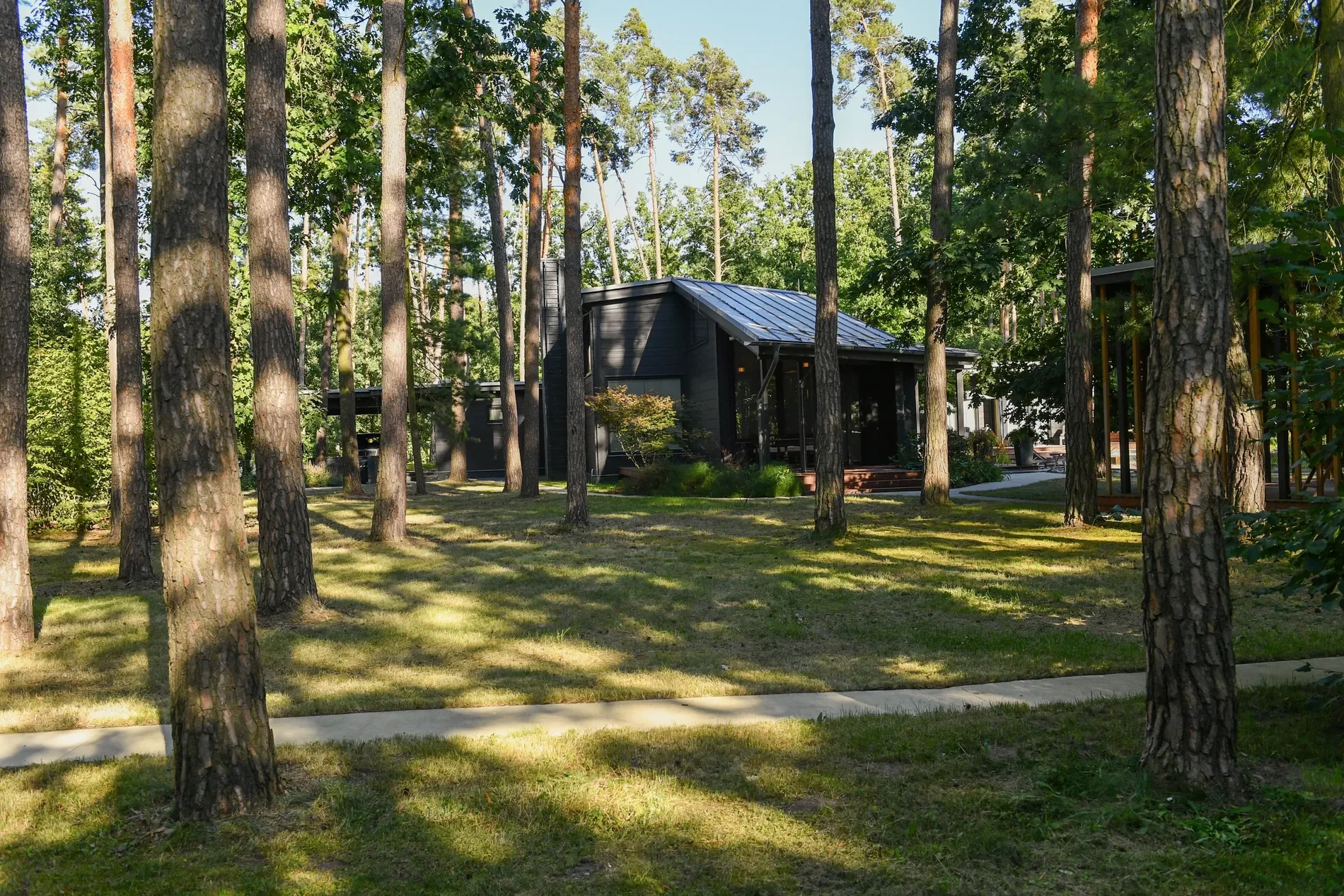 Exterior photo 9