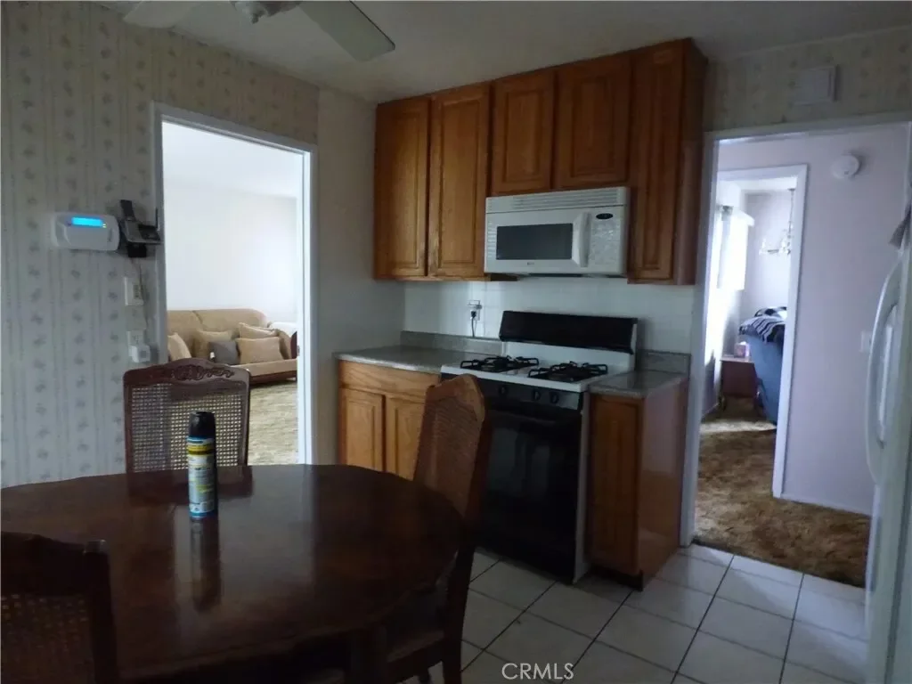 10902 Poindexter, Garden Grove, California, United States. - Photo 5