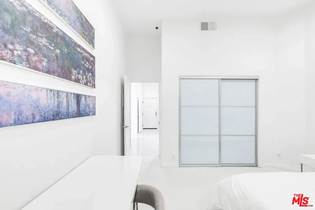 840 N Croft Avenue 301, Los Angeles, California, United States. - Photo 23