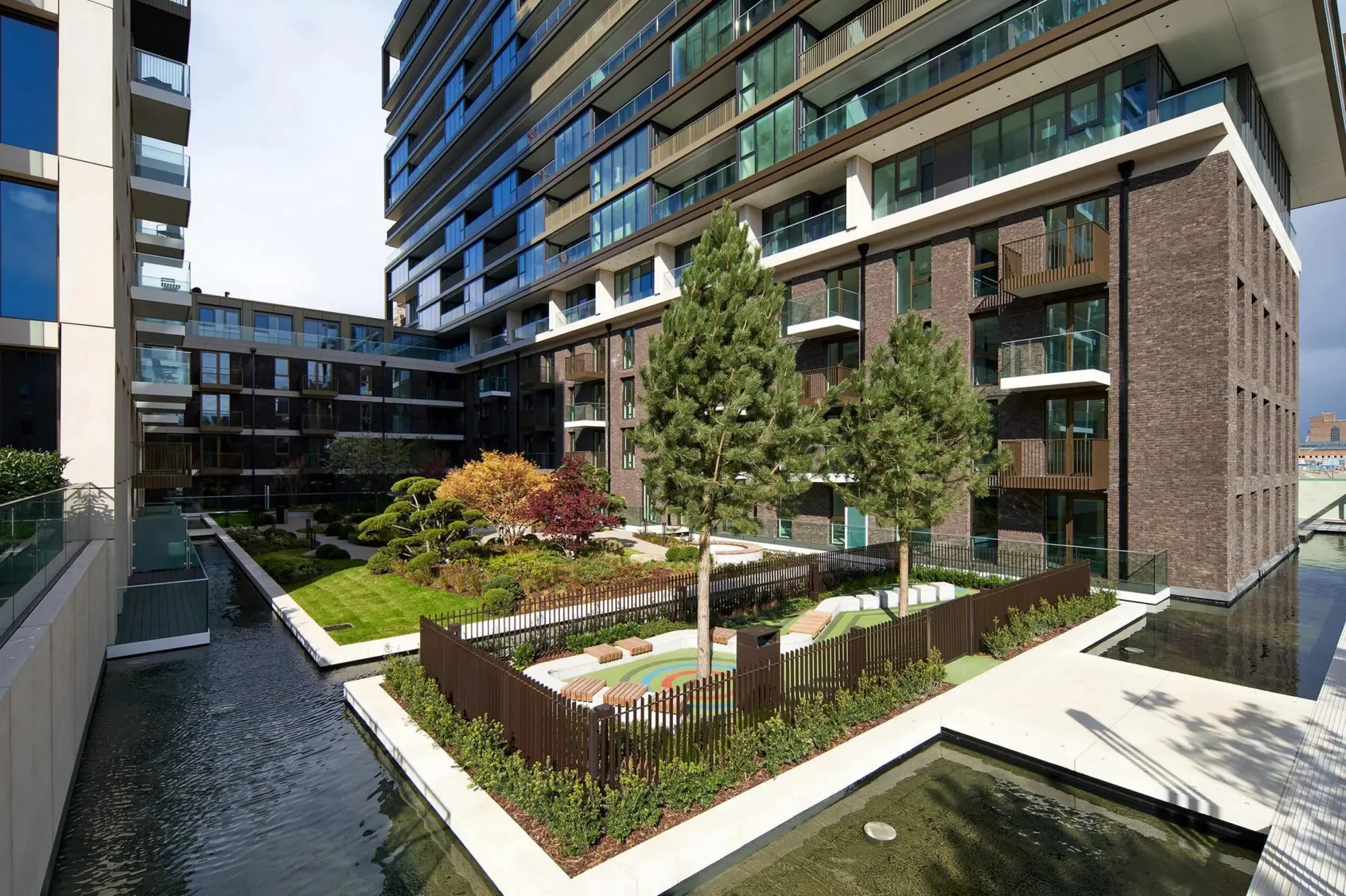Exterior photo 5
