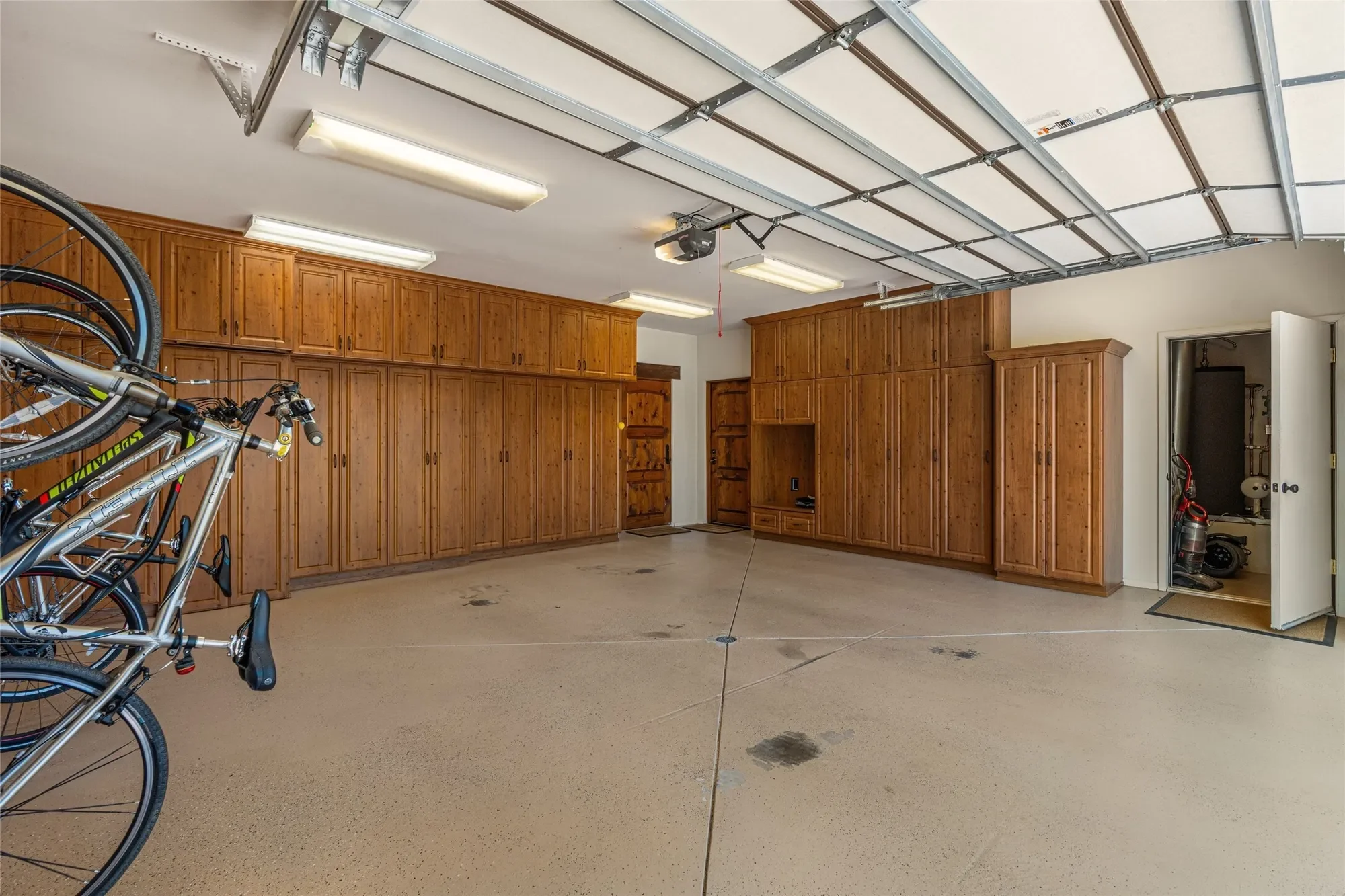 15 Calle Ojitos, Santa Fe, NM 87506, Santa Fe, New Mexico, United States. - Photo 38