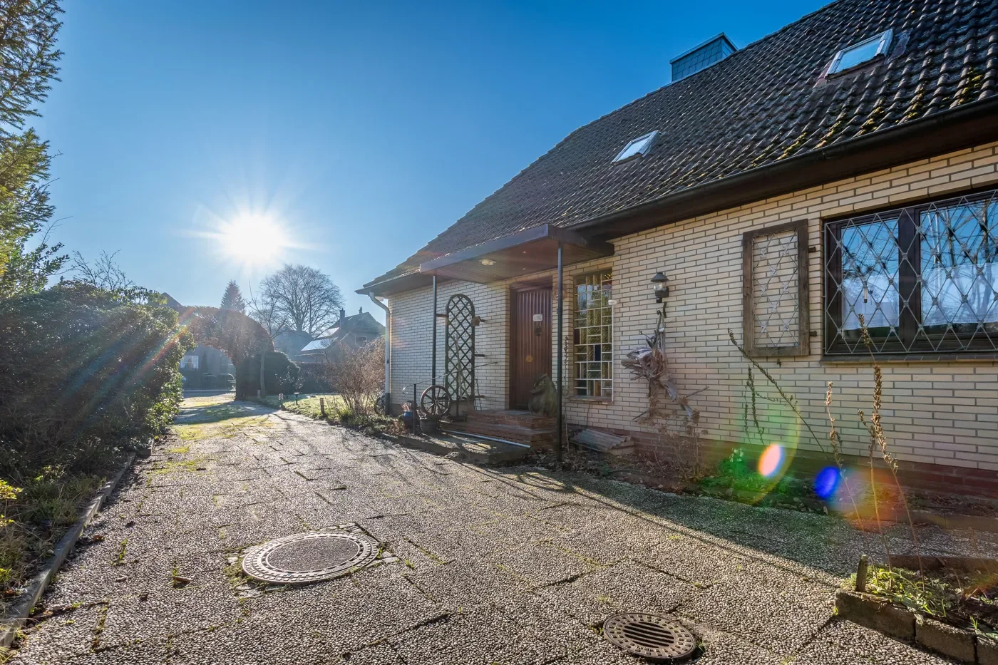 Exterior photo 4