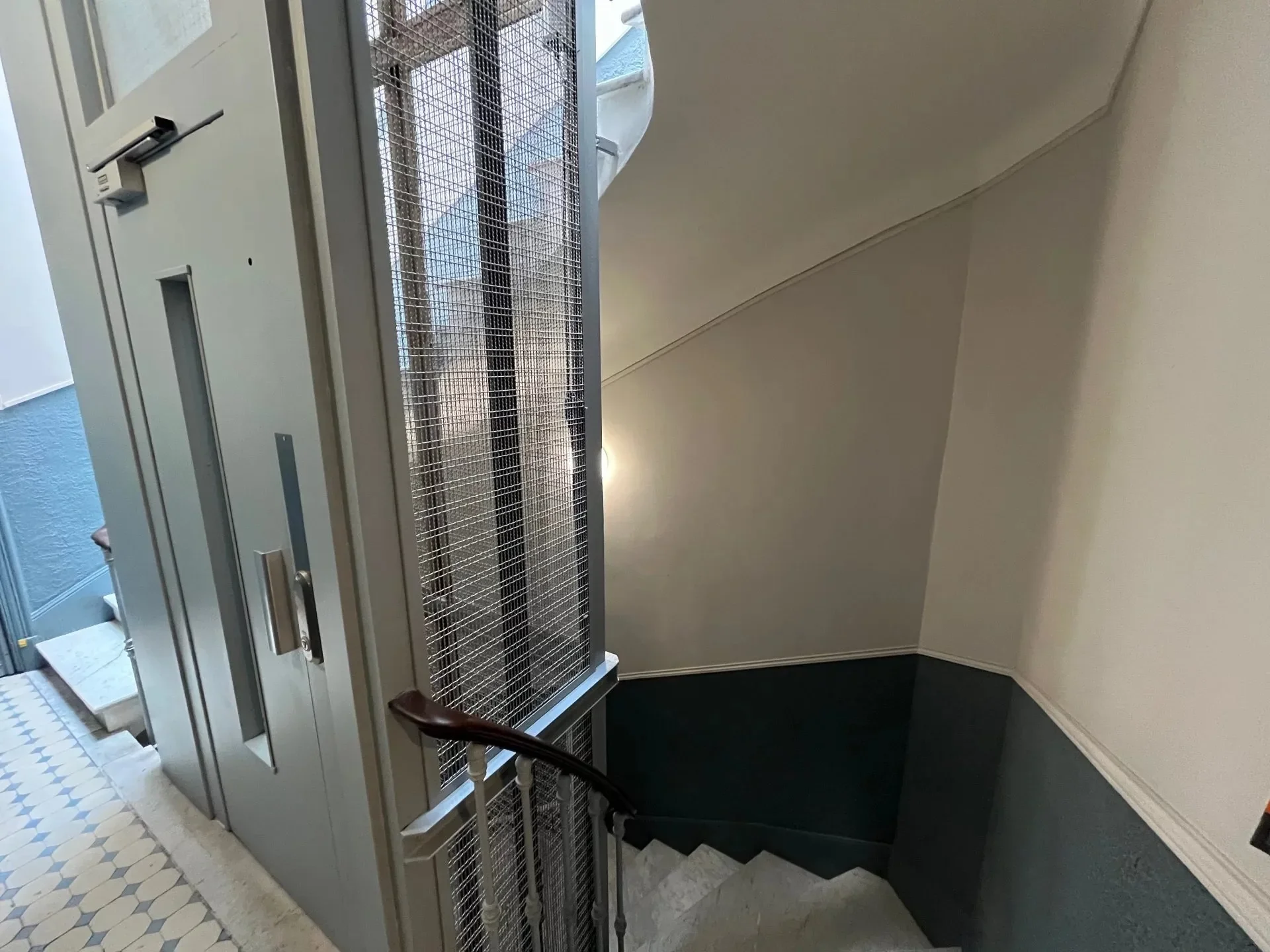 STUNNING APARTMENT ON THE LIBERATION FLOOR