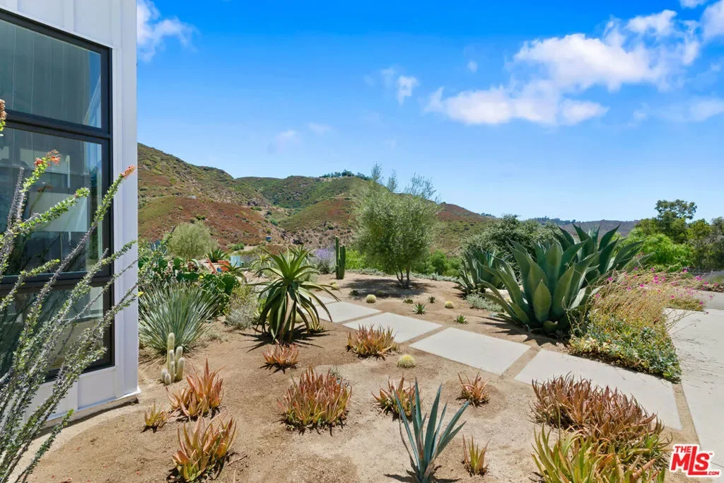 34067 Mulholland Highway, Malibu, California, United States. - Photo 6