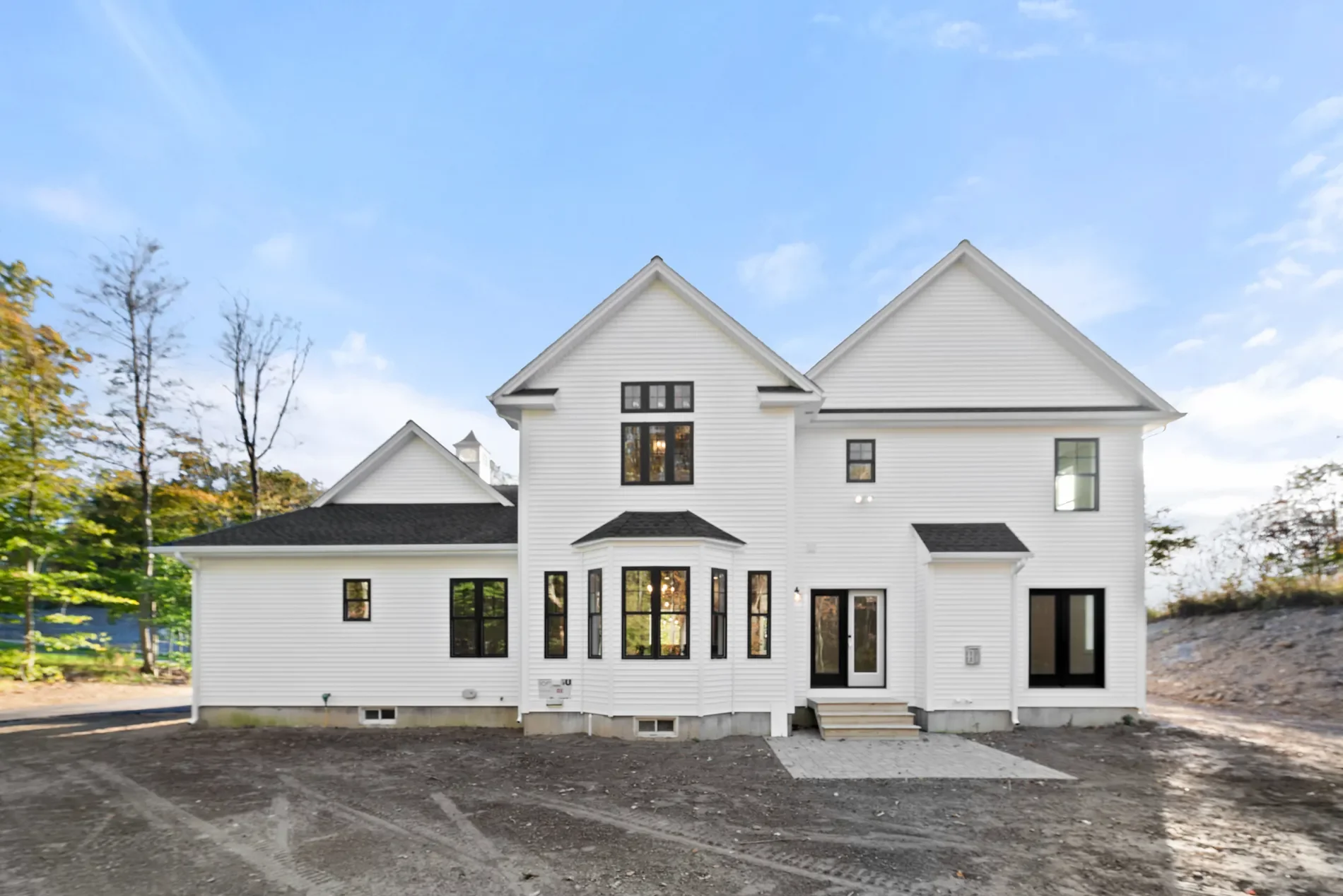 Exterior photo 3
