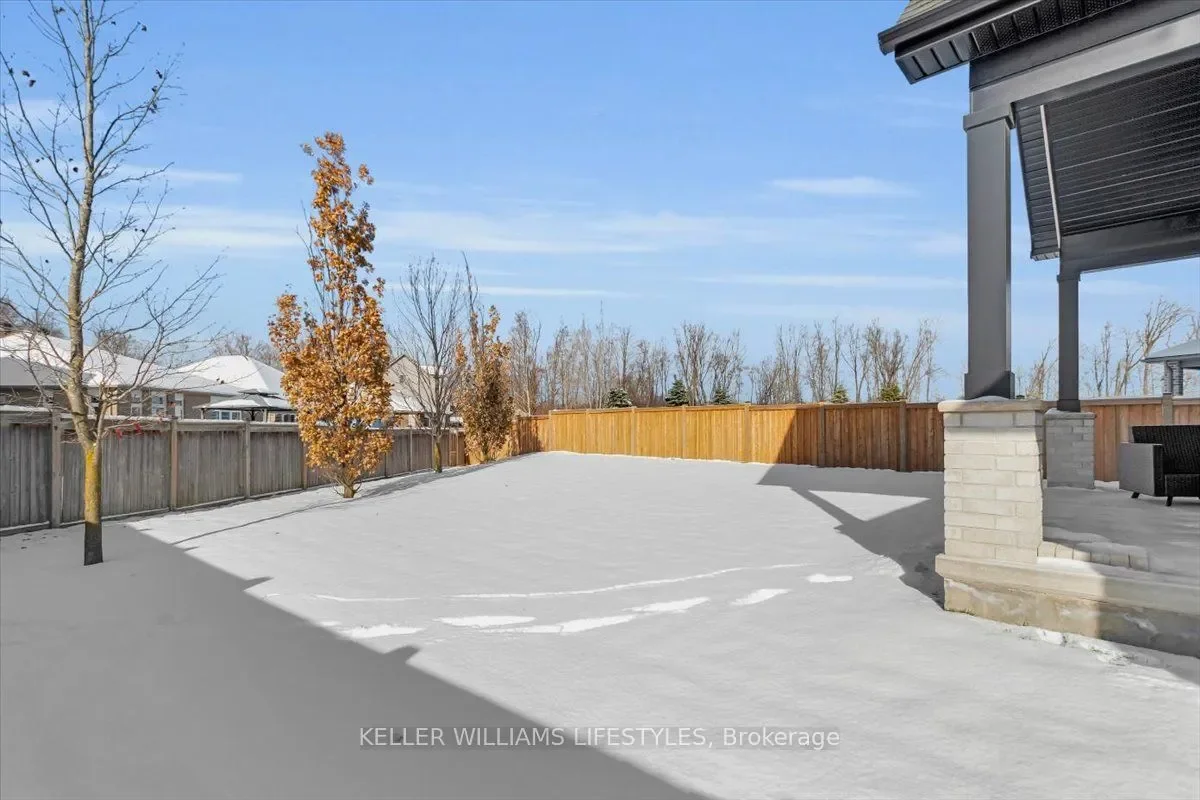 Exterior photo 6