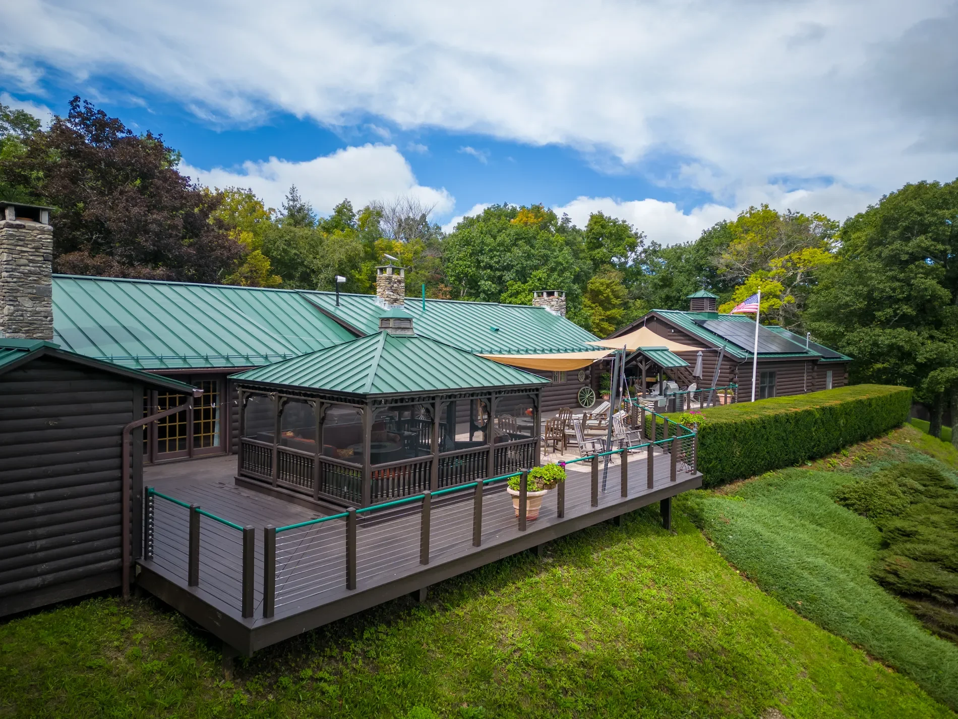 Exterior photo 3