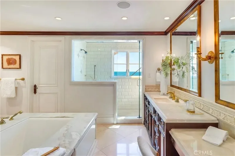 145 EMERALD BAY, Laguna Beach, California, United States. - Photo 36