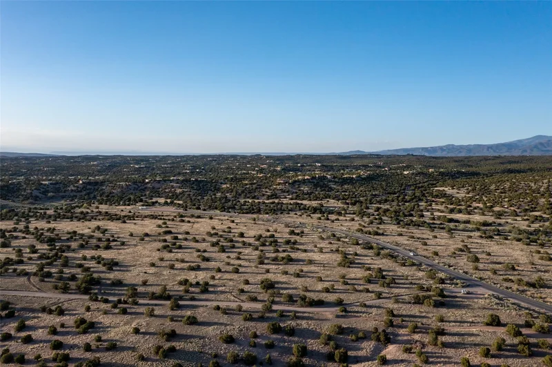 0 Camino La Tierra, Santa Fe, NM 87506, Santa Fe, New Mexico, United States. - Photo 17