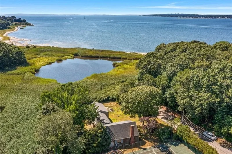 Create Your Waterfront Dream in Alfred Drowne