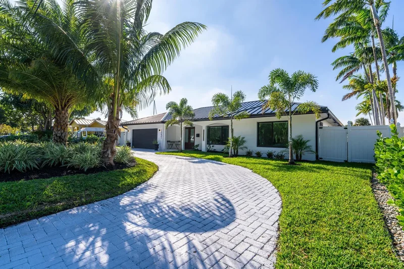 1231 NE 28th Avenue, Hillsboro Beach, Florida, United States. - Photo 3