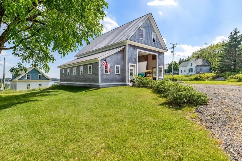 11 Steamboat Hill Road, Swans Island, ME 04685, Swans Island, Maine, United States. - Photo 33