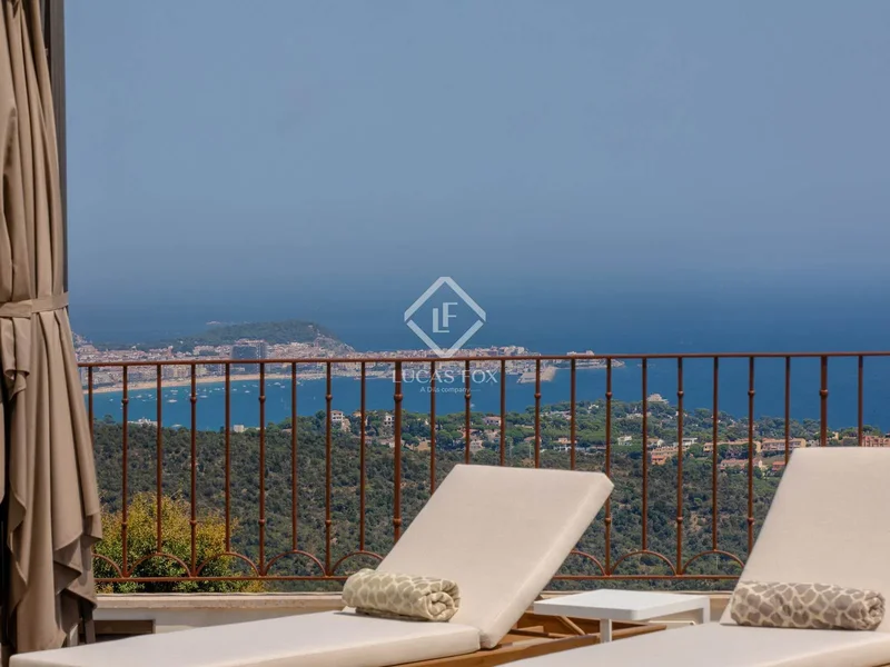 Platja D'aro House / Villa