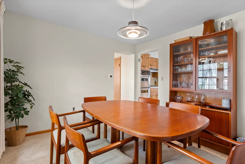 14 Arbutus Avenue , Chelmsford, MA 01824, Chelmsford, Massachusetts, United States. - Photo 14