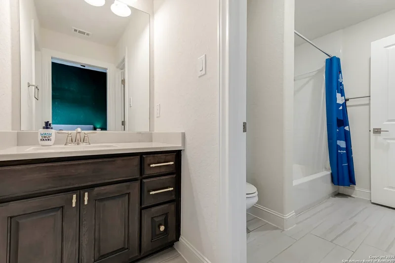 8027 Vanity Hill, San Antonio, TX 78256, San Antonio, Texas, United States. - Photo 49