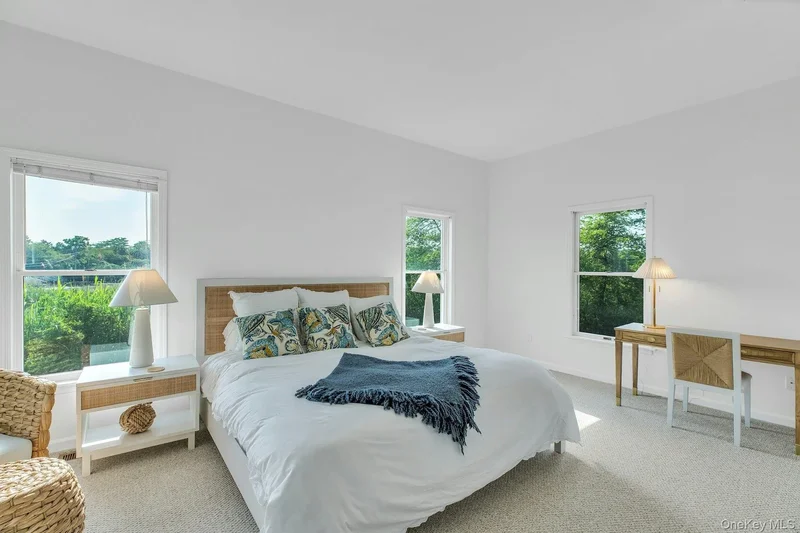 56 S Country Road, Westhampton, New York, United States. - Photo 29