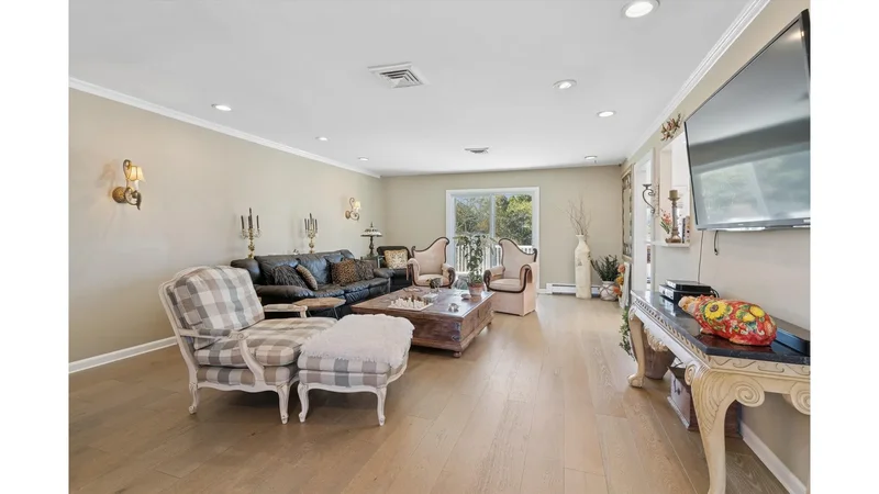 2858 Shore Road, Bellmore, New York, United States. - Photo 10