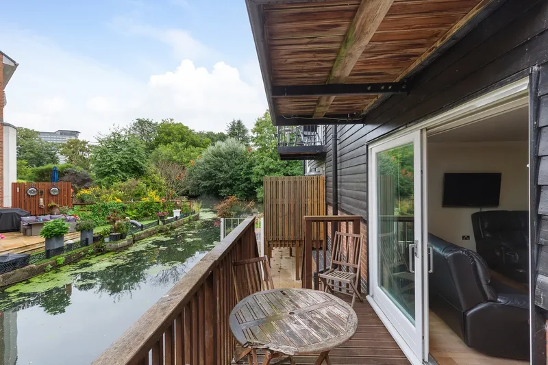 5 bedroom Townhouse for sale in Brentford