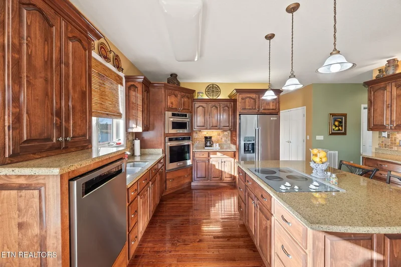135 Austin Lane, Deer Lodge, TN 37726, Deer Lodge, Tennessee, United States. - Photo 19