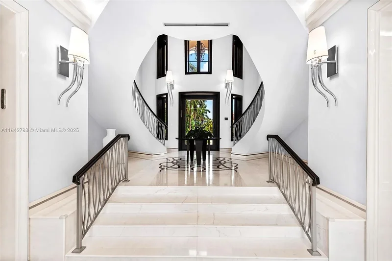498 N Parkway Pkwy, Golden Beach, Florida, United States. - Photo 24