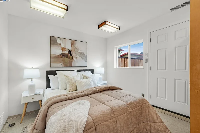 589 S M St, Livermore, California, United States. - Photo 4