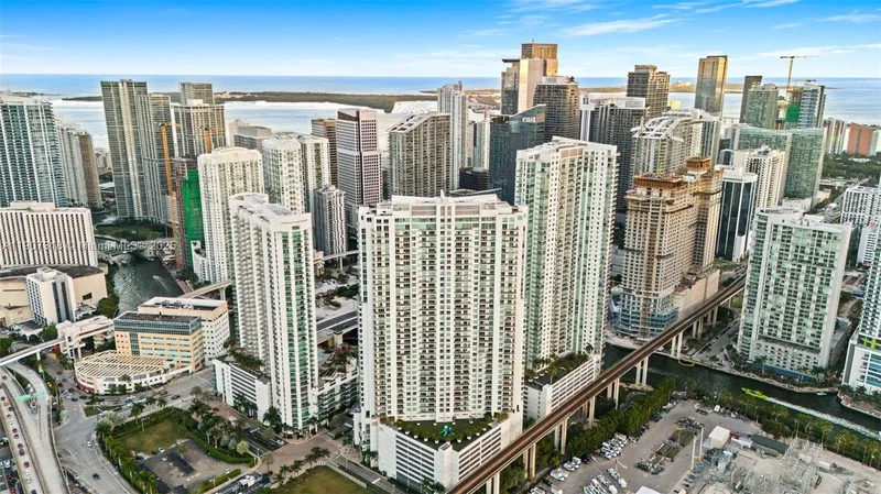 90 SW 3rd St PH-15, Miami, Florida, United States. - Photo 53