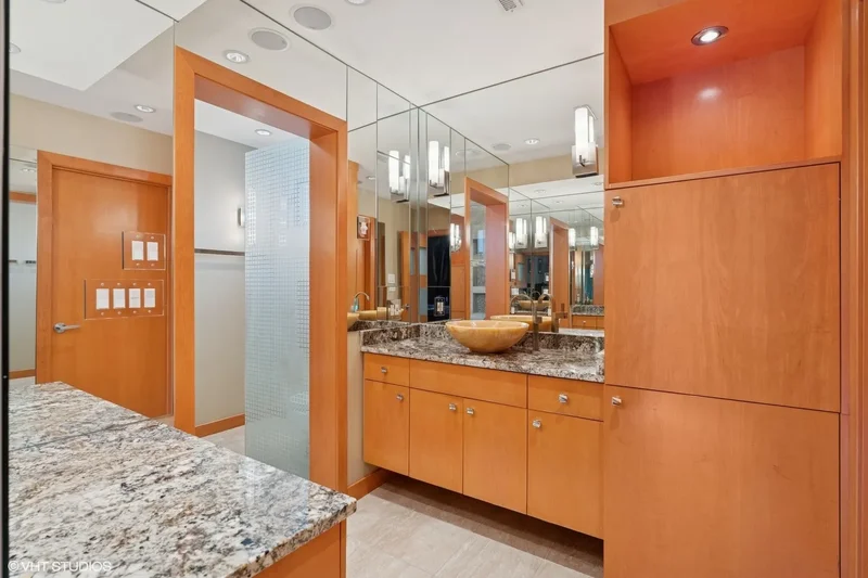 1318 N SUTTON Place, Chicago, Illinois, United States. - Photo 12