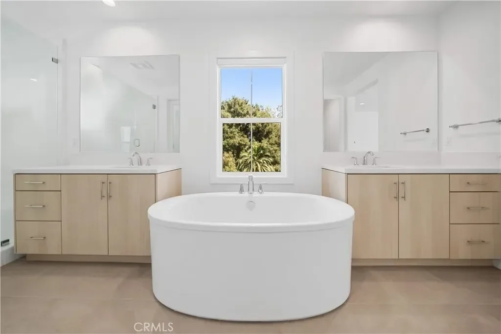 360 Riverbend, Lake Forest, California, United States. - Photo 34