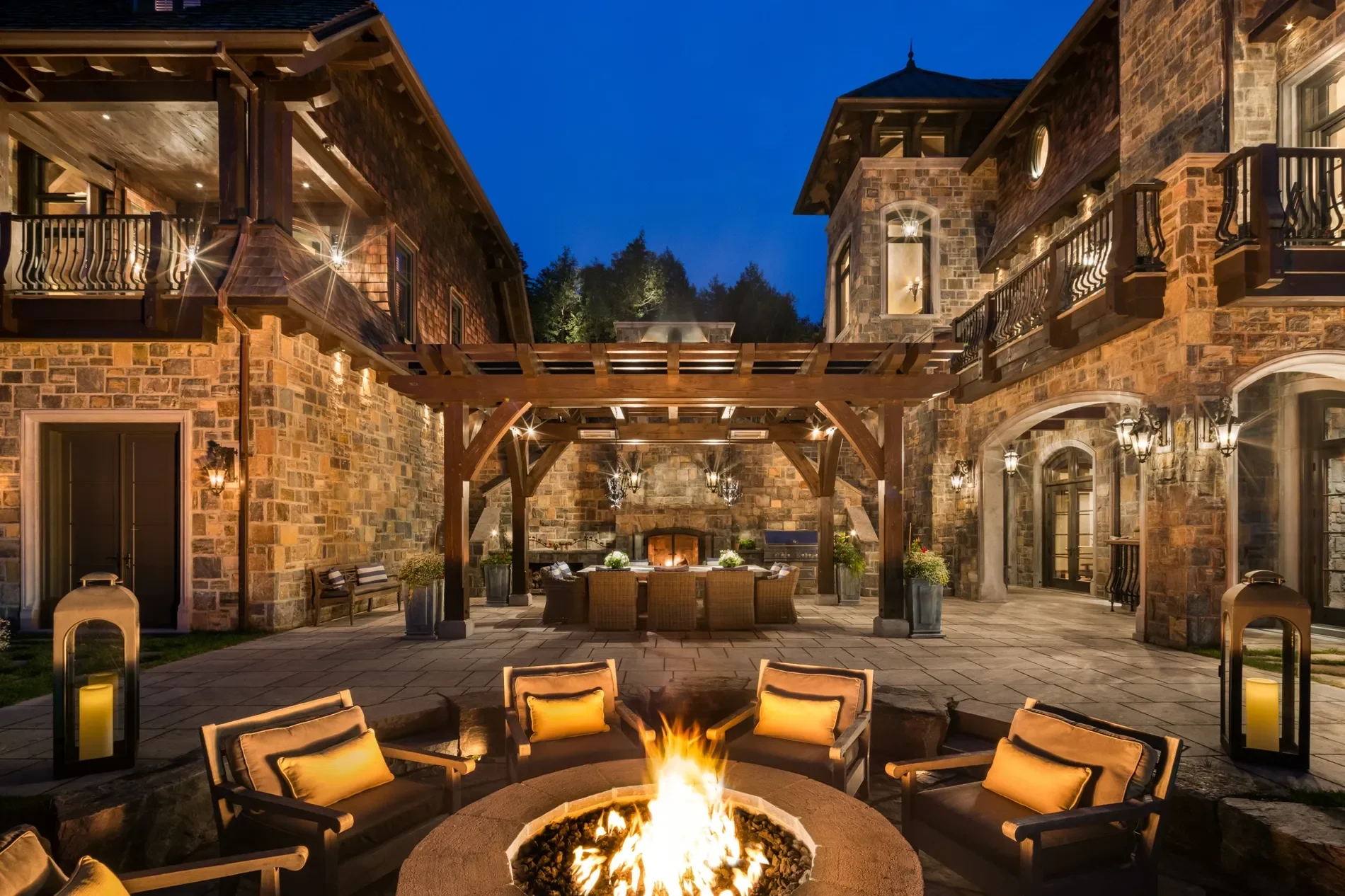 Exterior photo 4
