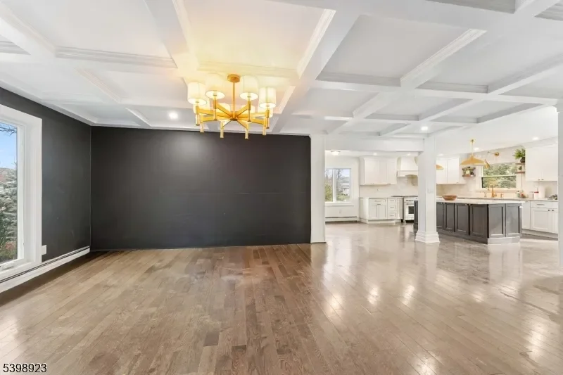 17 Rolling Hill Way, Clark Twp., NJ 07066, Clark, New Jersey, United States. - Photo 4
