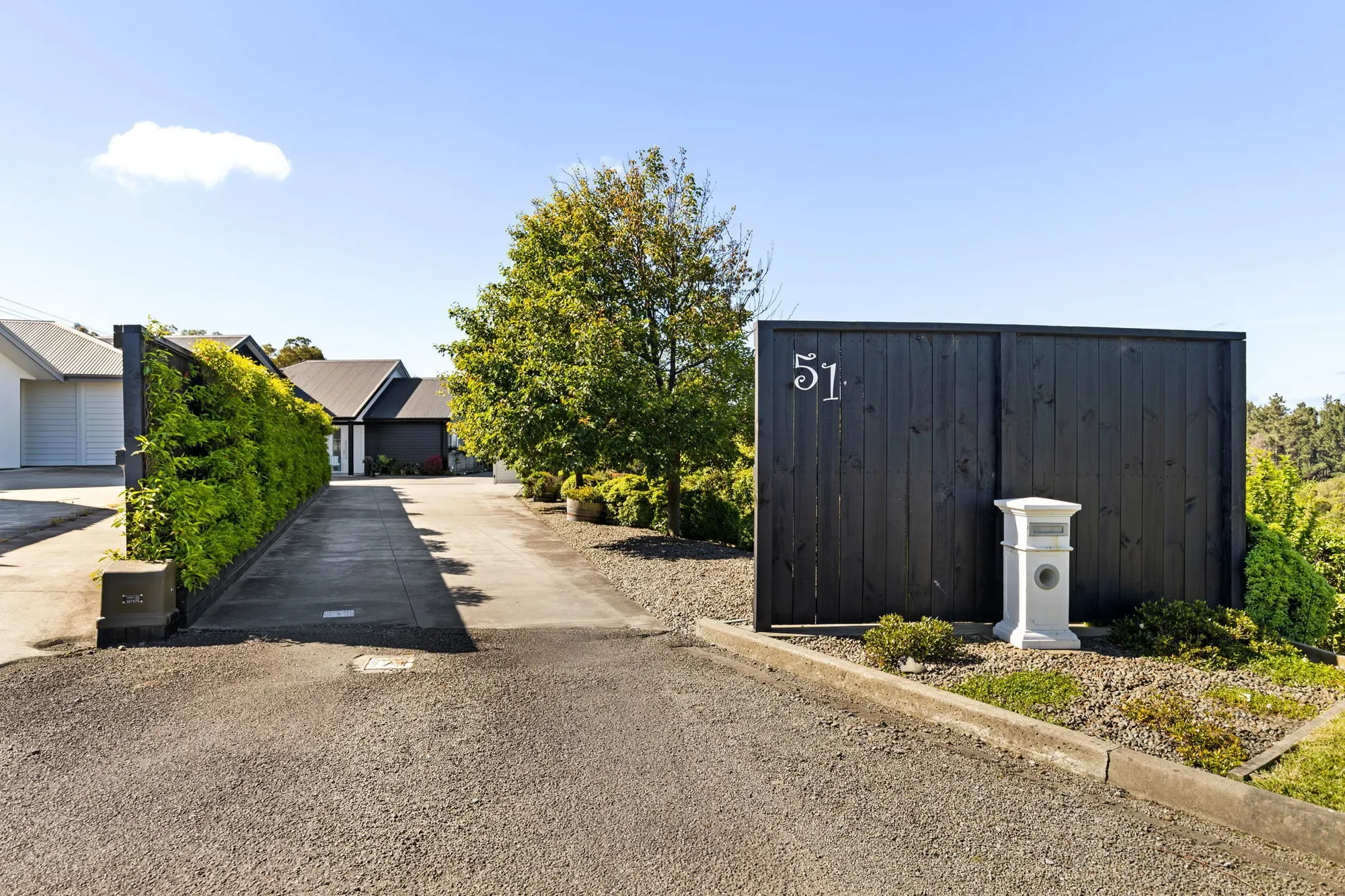 Exterior photo 3