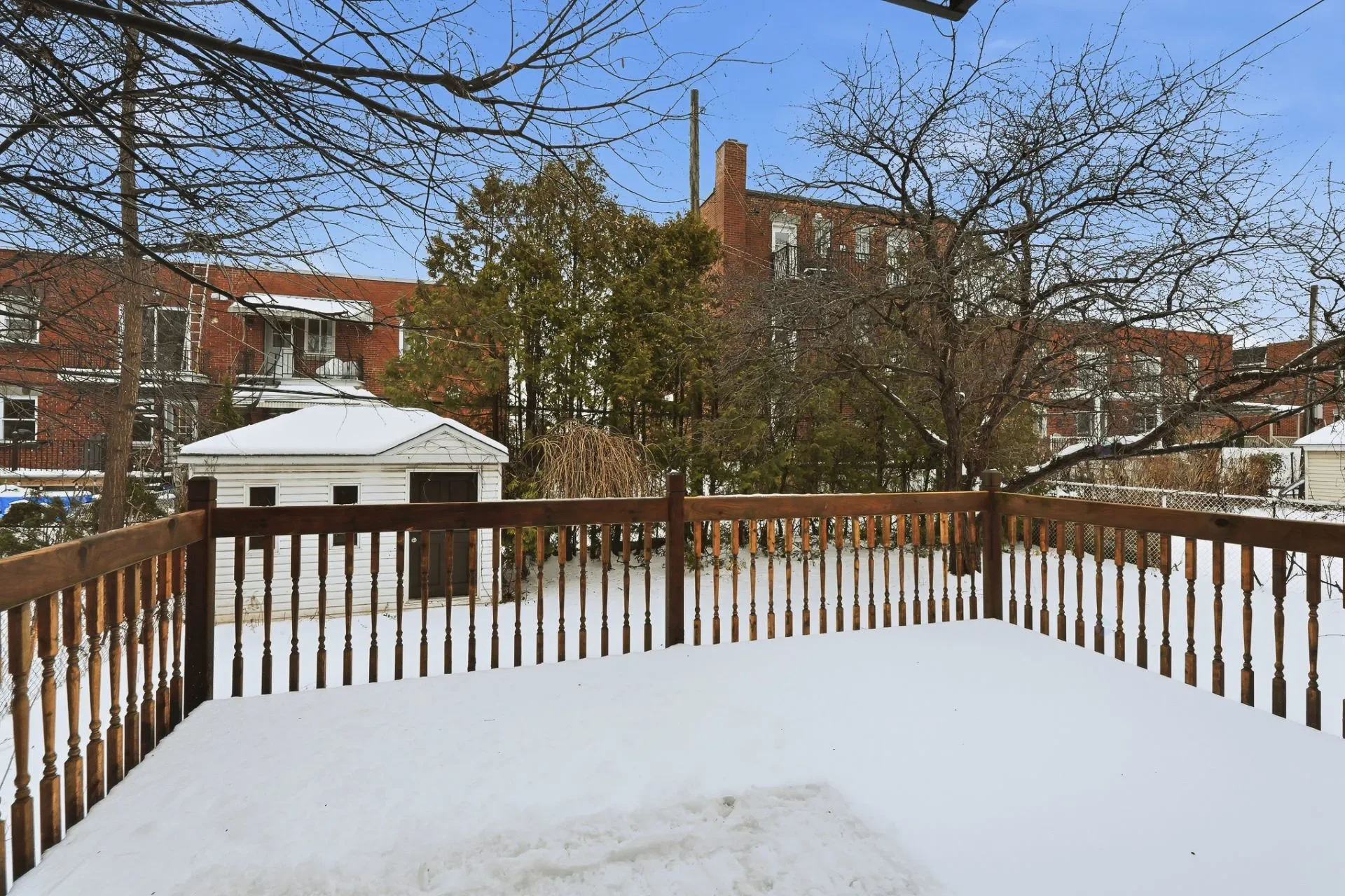 Exterior photo 5