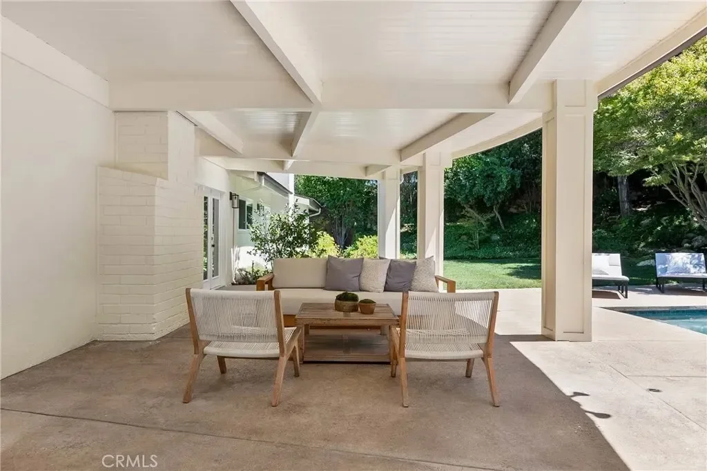16430 Dorado Drive, Los Angeles, California, United States. - Photo 25