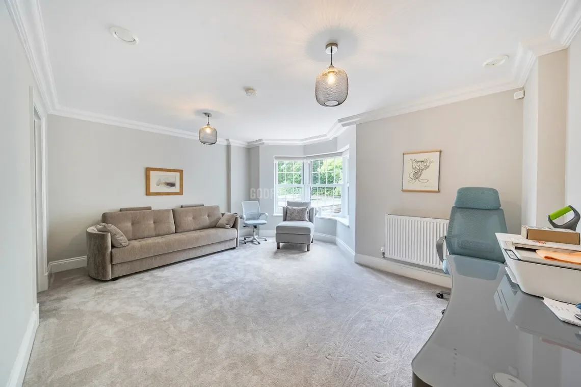 Buttermere Court, Holders Hill Road, London, England, United Kingdom. - Photo 11